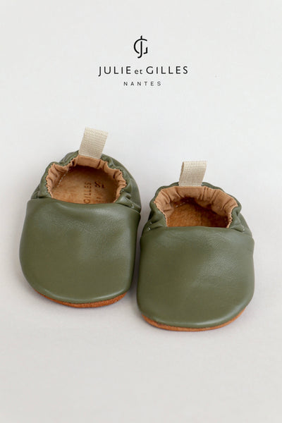 Chaussons bébé en cuir souple-Chaussons premiers pas- Chaussons made in  France-Marine – Julie et Gilles
