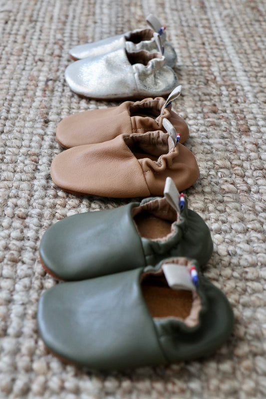 CHAUSSONS SOUPLES BEBE - CHAUSSONS SOUPLES EN CUIR BEBE- CHAUSSONS SOUPLES JULIE ET GILLES- CHAUSSONS SOUPLES MADE IN FRANCE