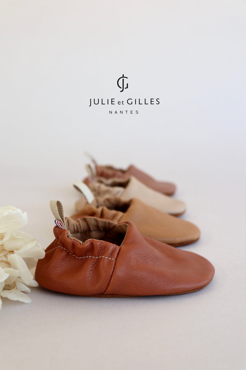 Chaussons bébé en cuir souple-Chaussons premiers pas- Chaussons made in  France- Nude – Julie et Gilles